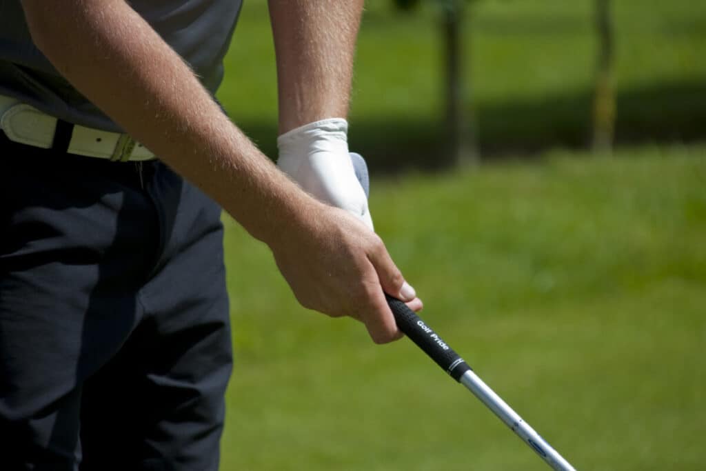 do pga tour pros use midsize grips